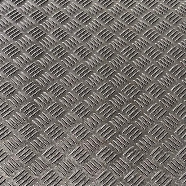 U-Mat I surface pattern — channeled drainage tread